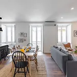 Trendy T.m By The River Apartment
