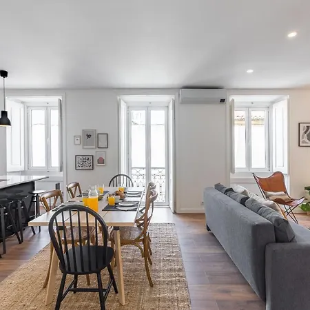 Trendy T.m By The River Apartment